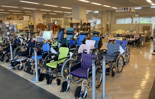 沖縄県総合福祉センター内展示場の様子2